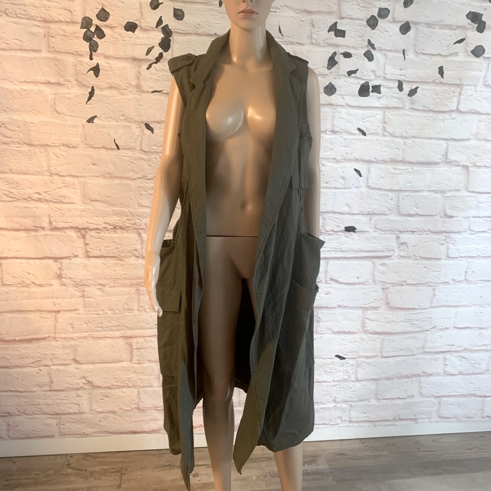 Army green sleeveless coat
